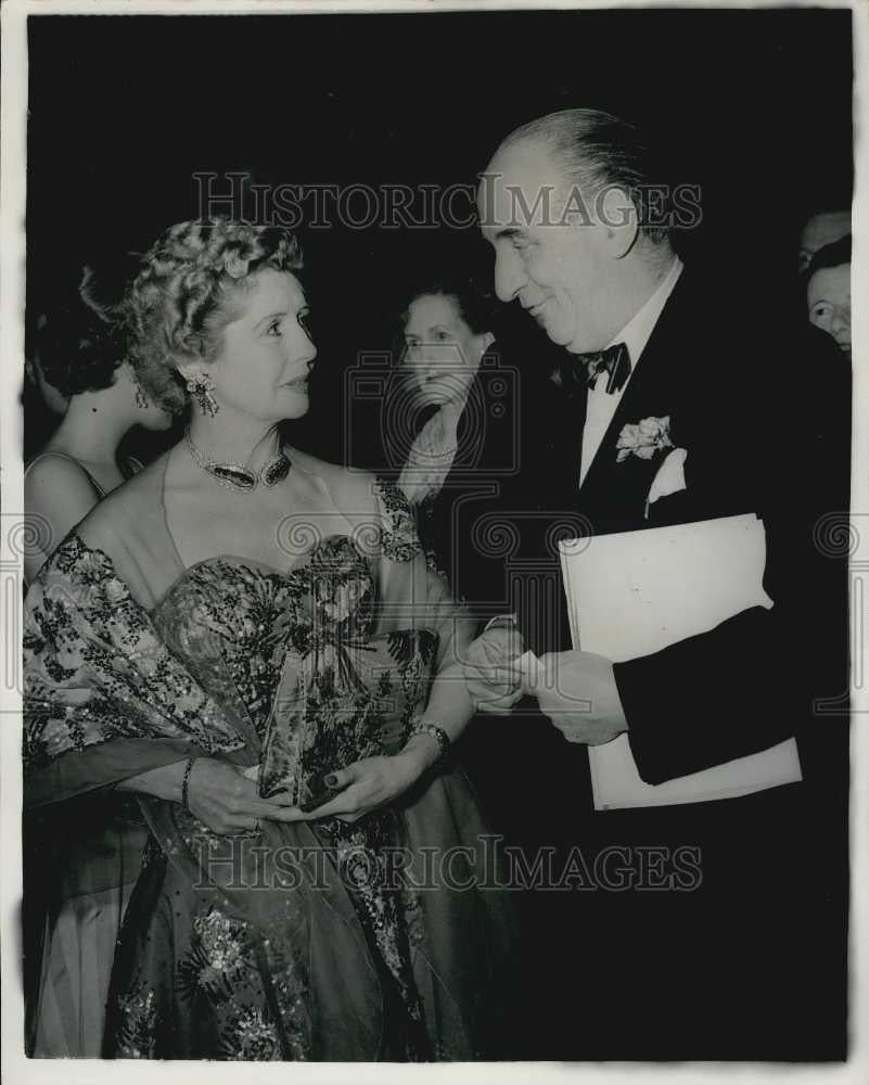 1954 Press Photo British Industrialist Sir Bernard and Lady Docker - Historic Images