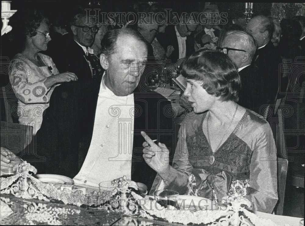 1972 Press Photo Heinrich Boll And Lisbeth Palme Wife Of Prime Minister Olaf - Historic Images