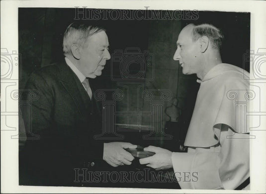 1958 Press Photo Father Pire of Belgium Receives his Nobel Peace Prize - Historic Images