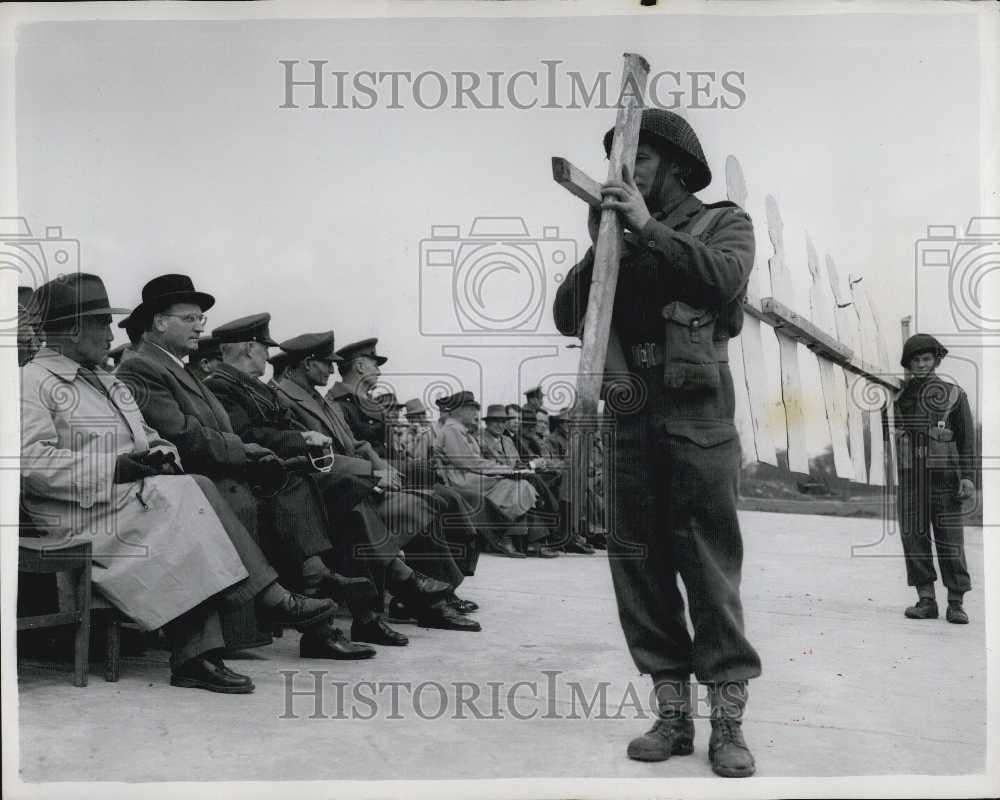 1953 Press Photo European Defense Delegates Visit Lulworth - Historic Images