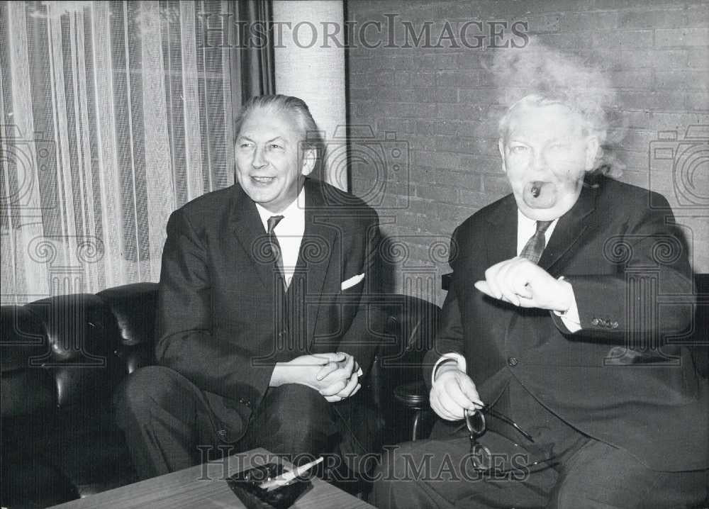 1966 Press Photo Prof. Ludwig Erhard Meets Prime Minister Kiesinger - Historic Images