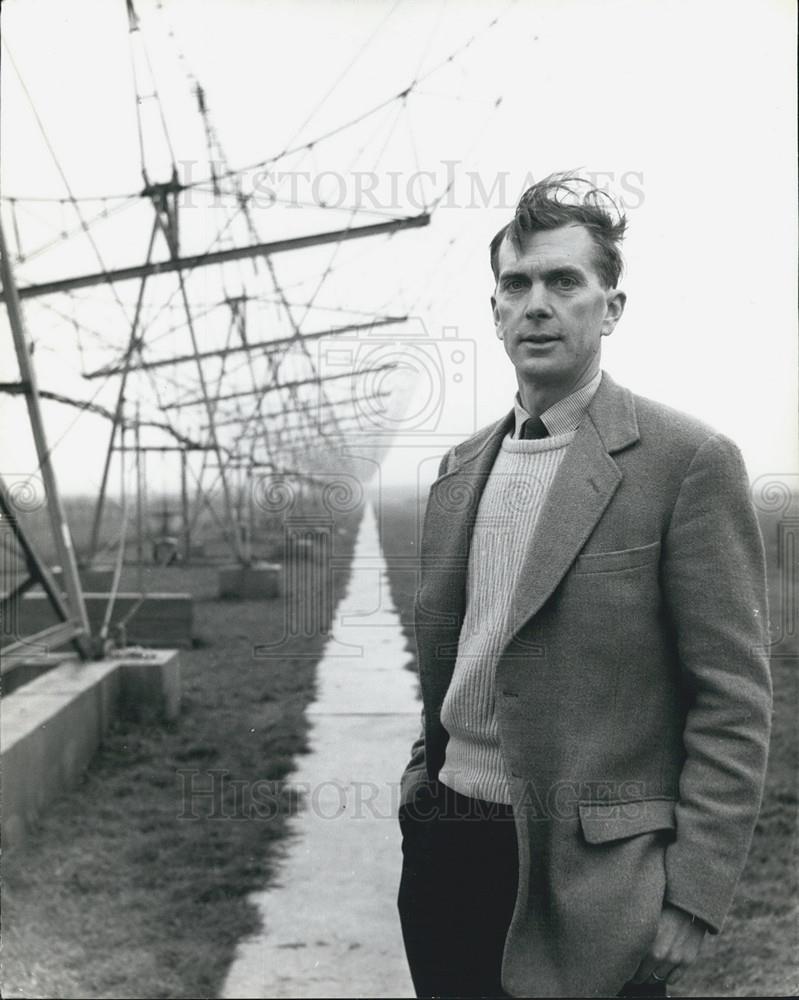 Press Photo  Martiu Ryle at Mullard Radio Observatory - Historic Images