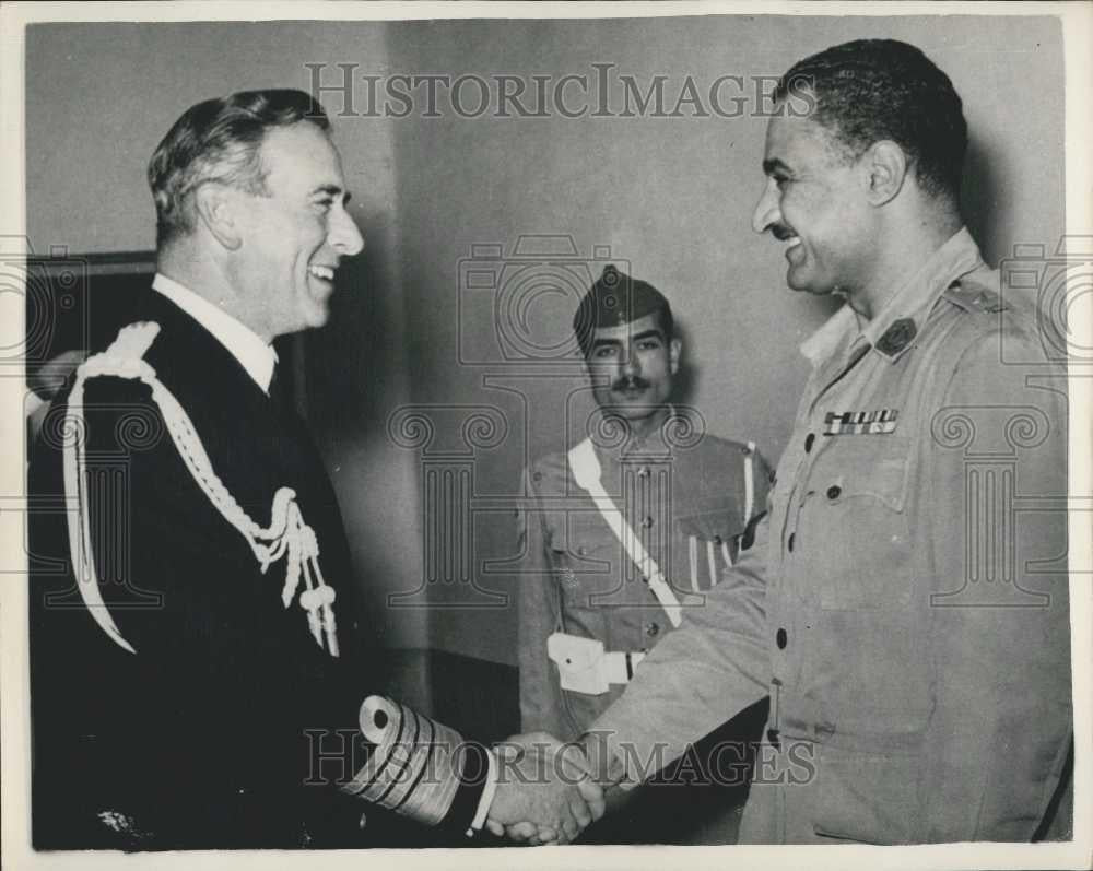 1954 Press Photo Admiral Earl Mountbatten meets Egypt&#39;s Premier Nasser - Historic Images