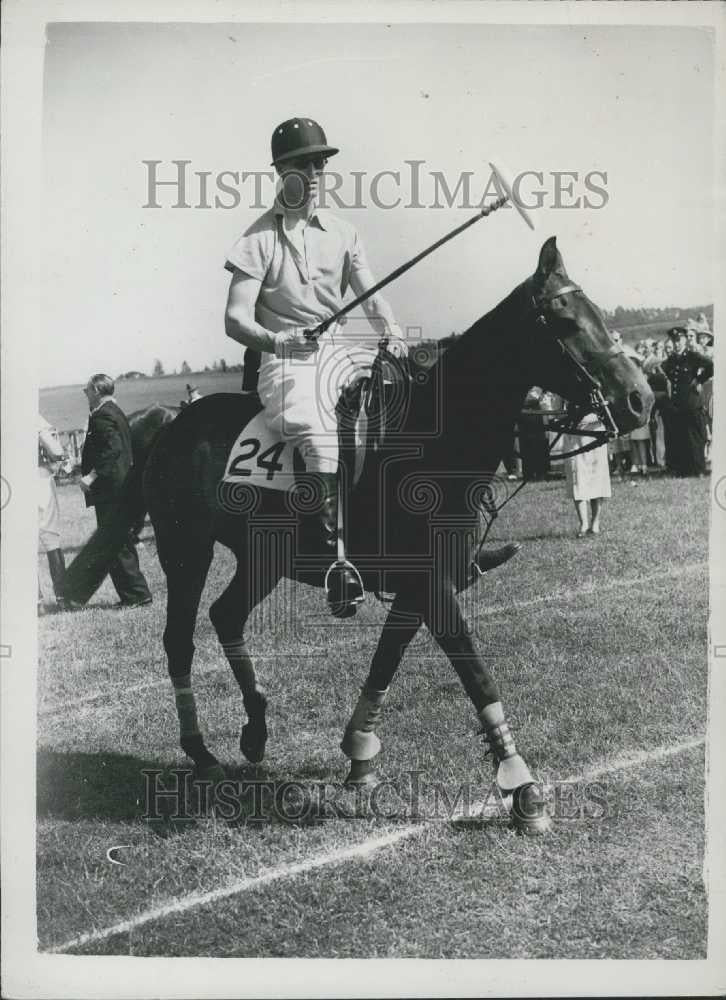 1952 Press Photo Duke Edinburgh Playing Polo Cowdray Park - Historic Images