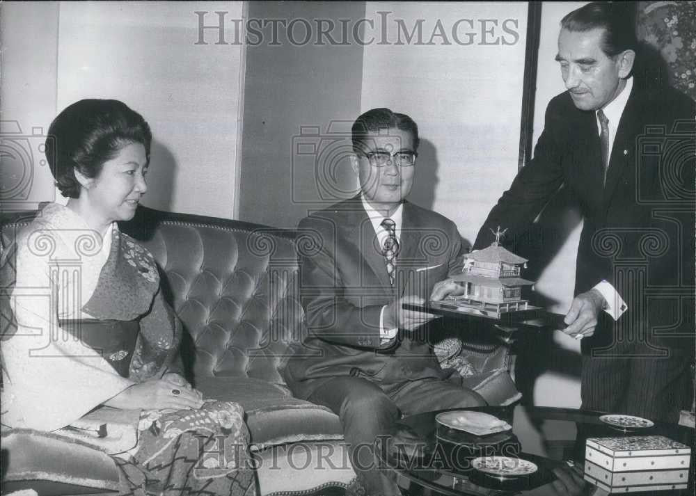 1971 Press Photo Japanese Emperor visits Germany - Historic Images