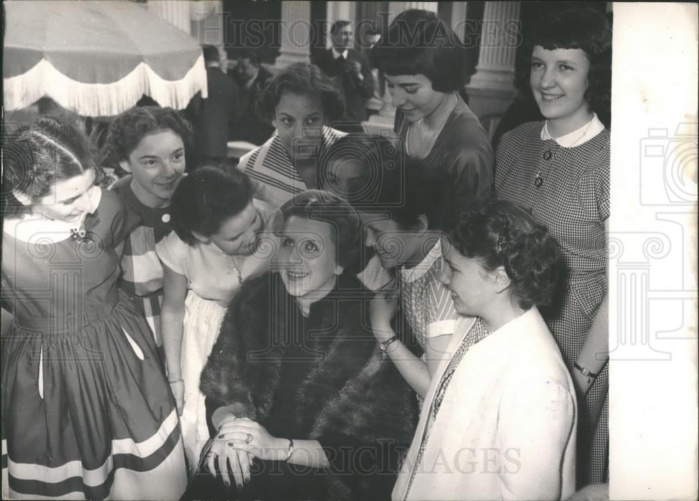 1954 Press Photo Madame Saint Mercury Wins Literary Prize - Historic Images