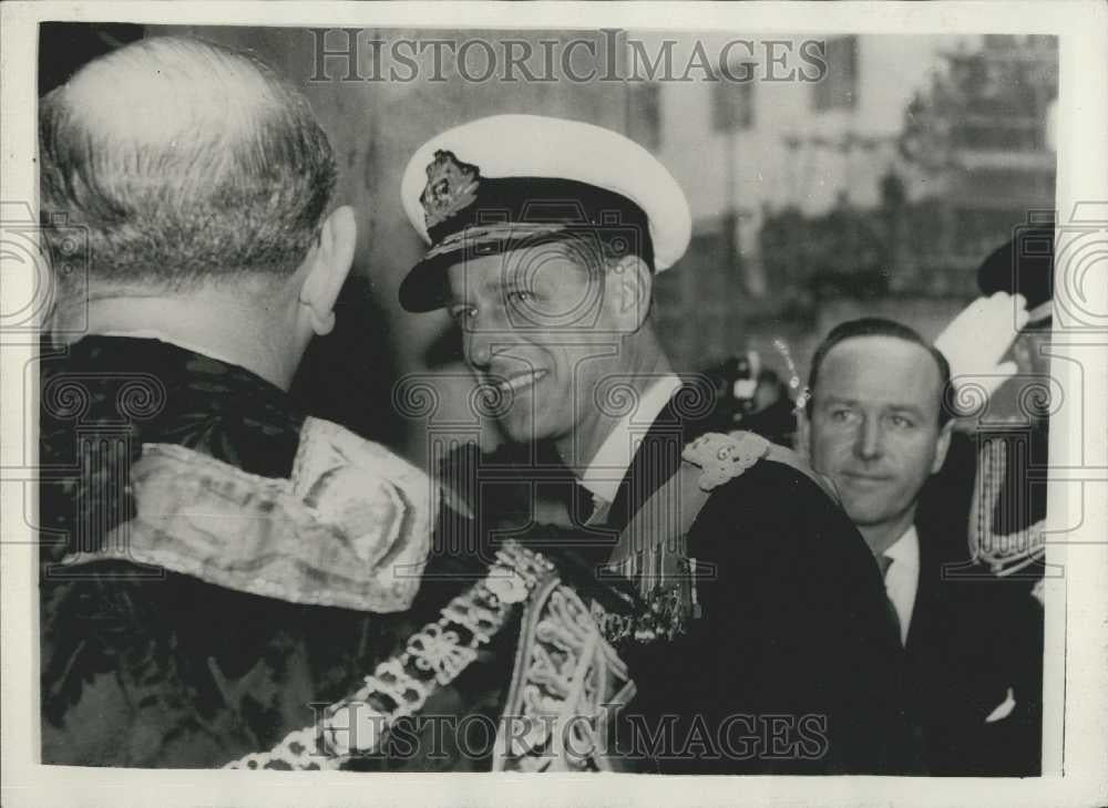 1957 Press Photo The Duke of Edinburgh is greetedby Sir C Welch the Lord Mayor - Historic Images