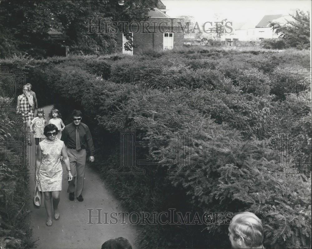 Press Photo Hamton Court - Historic Images