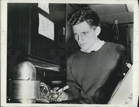 Press Photo Alastari Durney, Cosmic Ray Detector, Imperial College - Historic Images