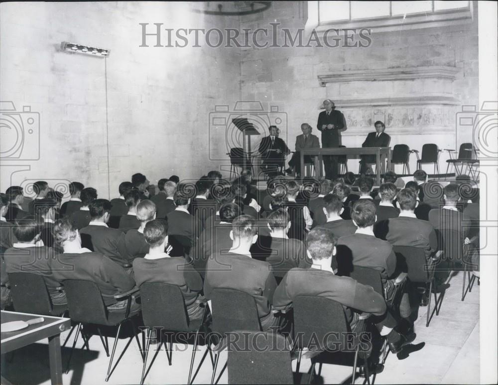 Press Photo Atlantic College Classroom Lecture School Of Prince Charles - Historic Images