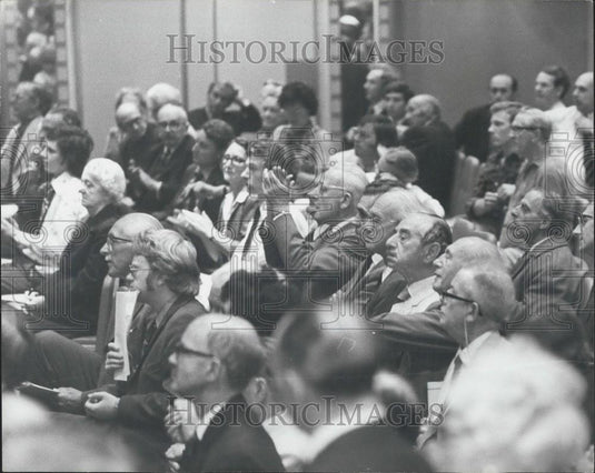 1975 Press Photo Lord Stokes Is Shouted Down At Leyland's Shareholders Meeting - Historic Images