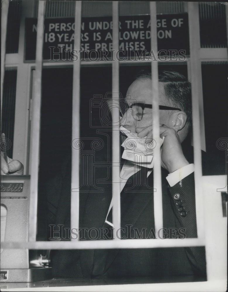 1961 Press Photo Legal Betting Shops Open In London - Historic Images