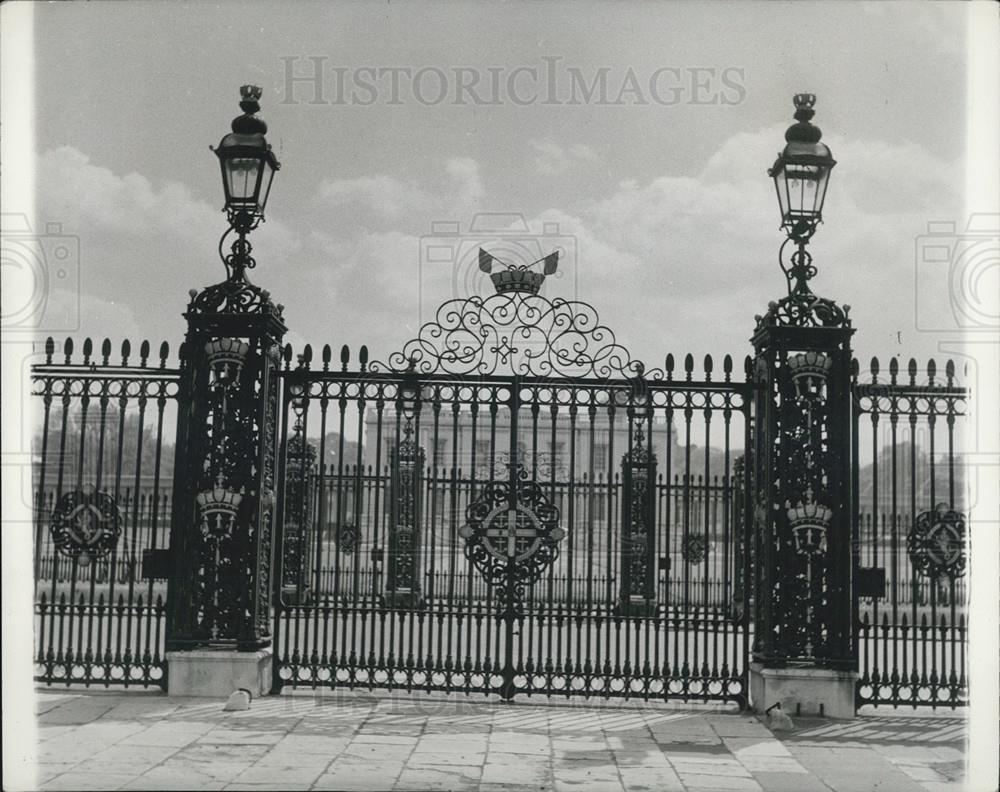 Press Photo Greenwich Palace Ã¢ A glimpse of the QueenÃ¢s House - Historic Images