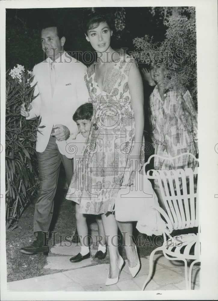 1960 Press Photo Anna Maria Pier Angeli Vic Damone Son Perry Rome Reunion - Historic Images