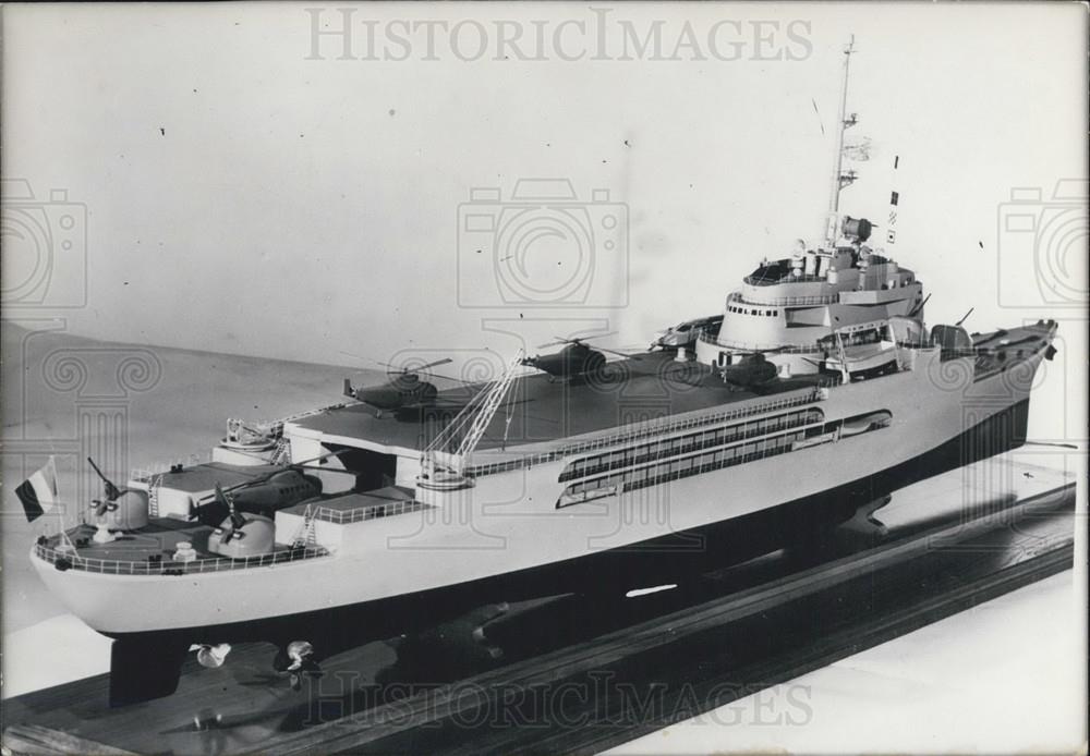 1957 Press Photo Model First Helicopter Carrier Ship To Be Built For French Navy - Historic Images