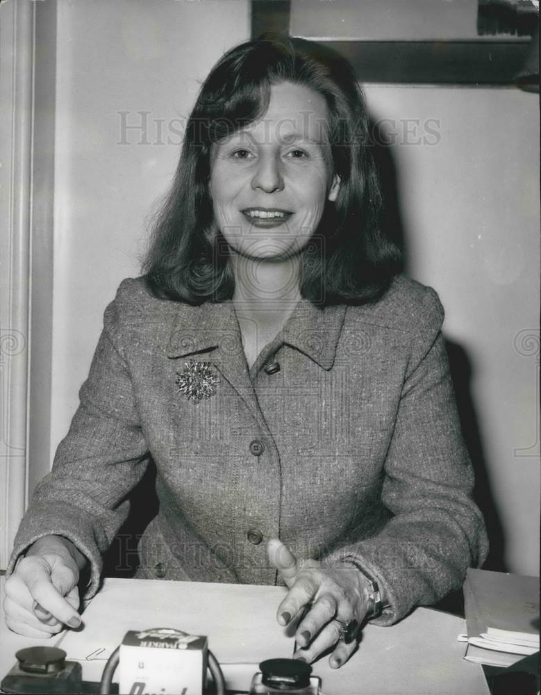 1974 Press Photo Dr. Shirley Summerskill, M.P., - KSB00749 - Historic Images