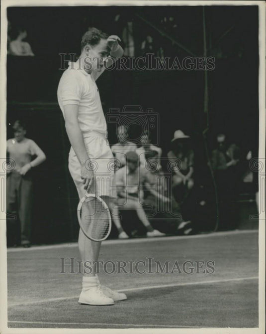 1954 Press Photo R.K.Wilson (G.B.) at Wimbledon Tennis - Fourth Day - Historic Images