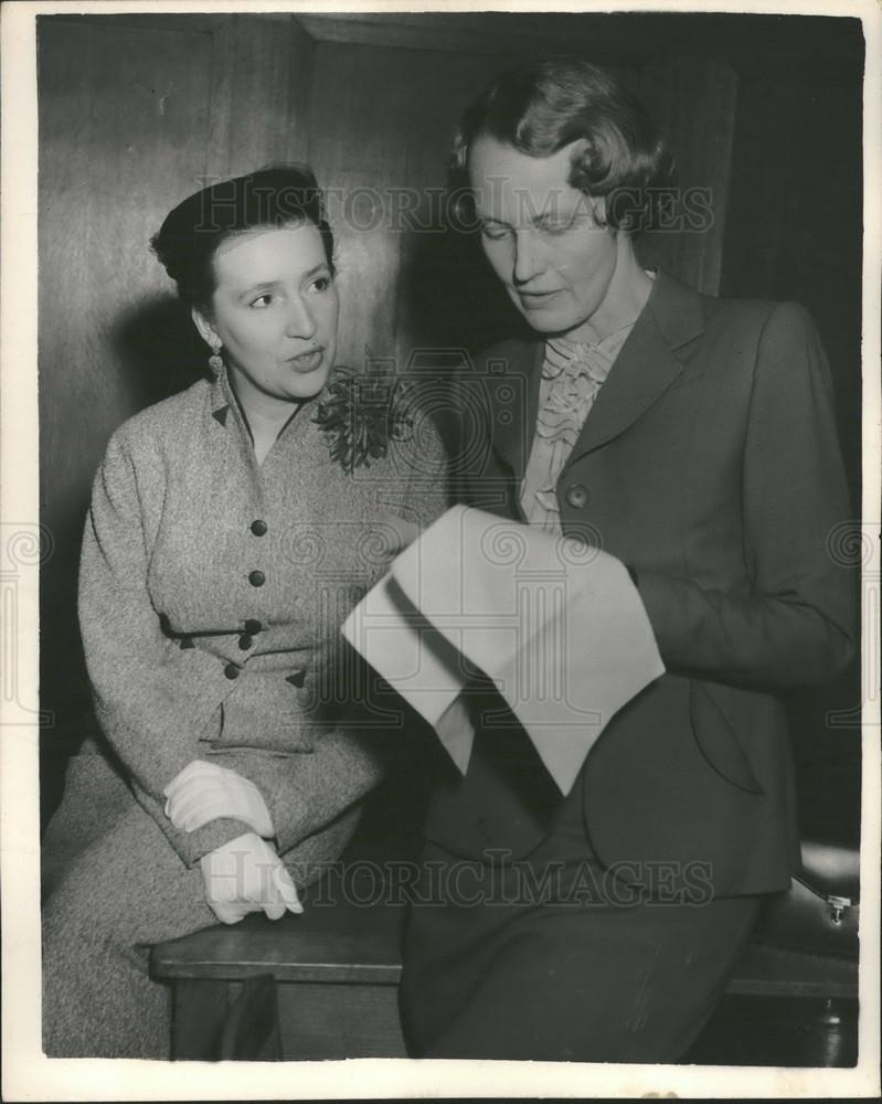 1955 Press Photo Jean Metcalfe, Audrey Russell, BBC Commentators - Historic Images