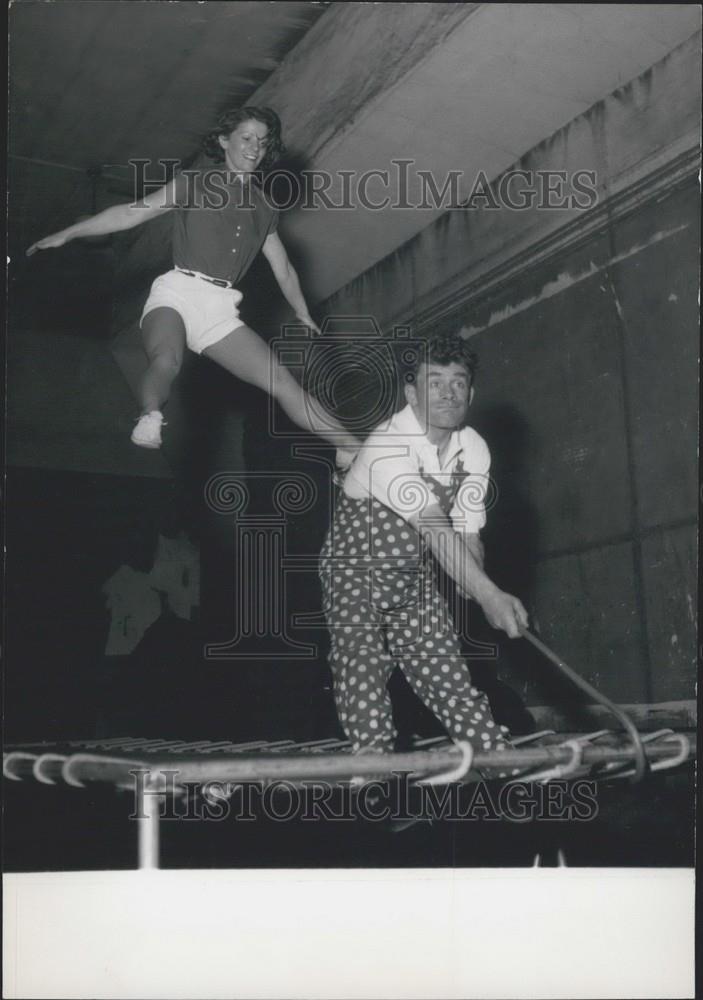 1953 Press Photo Maurice Baquet, the famous French comedian and acrobat - Historic Images