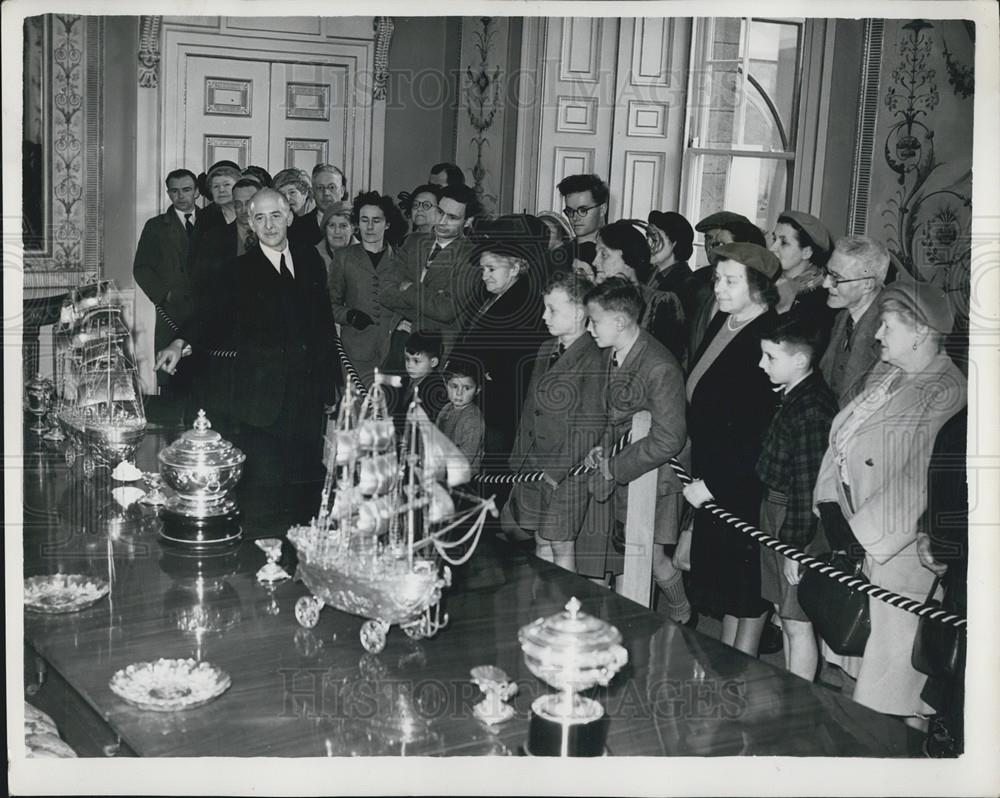 Press Photo Castle Inverary Open To Public By Duke Of Argyle Charging 2/d Head - Historic Images