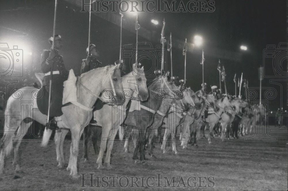 1953 Press Photo International Horse Show Parc Des Princes Guard Sultan Morocco - Historic Images