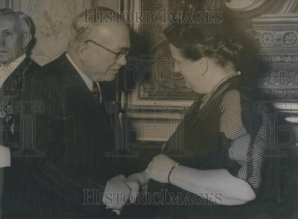 1953 Press Photo Former French President Vincent Auroil, Mme Coty - Historic Images