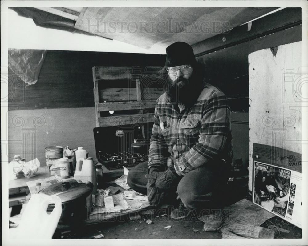 Press Photo A Man Camps With A Coleman Stove - Historic Images