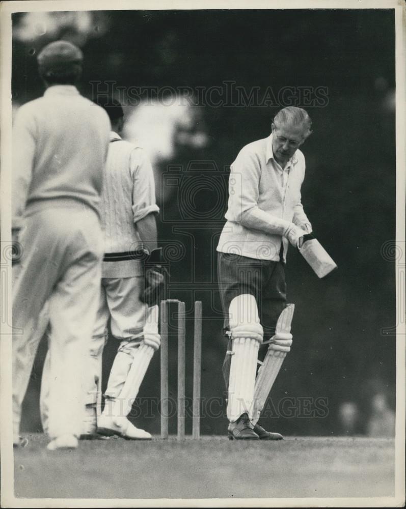 1955 Press Photo Cricket Match The Foreign Secretary - Historic Images