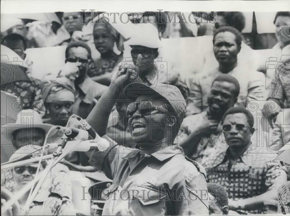 Press Photo Sakombi Inongu Speaks at Rally - Historic Images