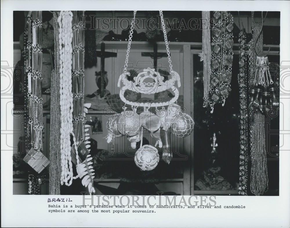 Press Photo Bahia Souvenirs Handicrafts Candomble Symbols Brazil - Historic Images