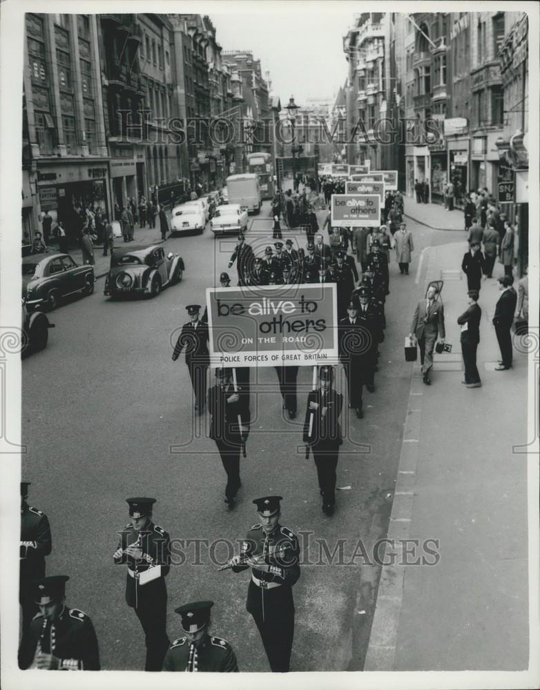 1961 Press Photo Road Safety Parade - In Fleet Street - Historic Images