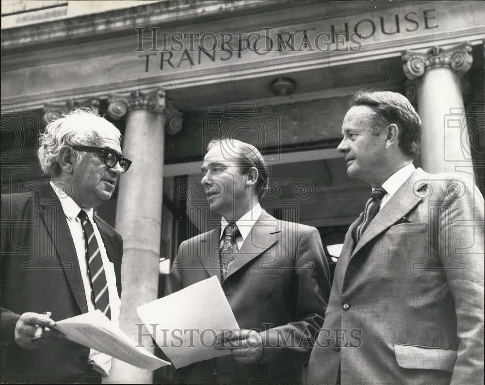 1973 Press Photo Green Paper Press Conference - Historic Images