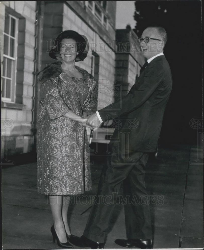 1960 Press Photo Nicole Milinair French TV Producer Marries Duke Bedford - Historic Images