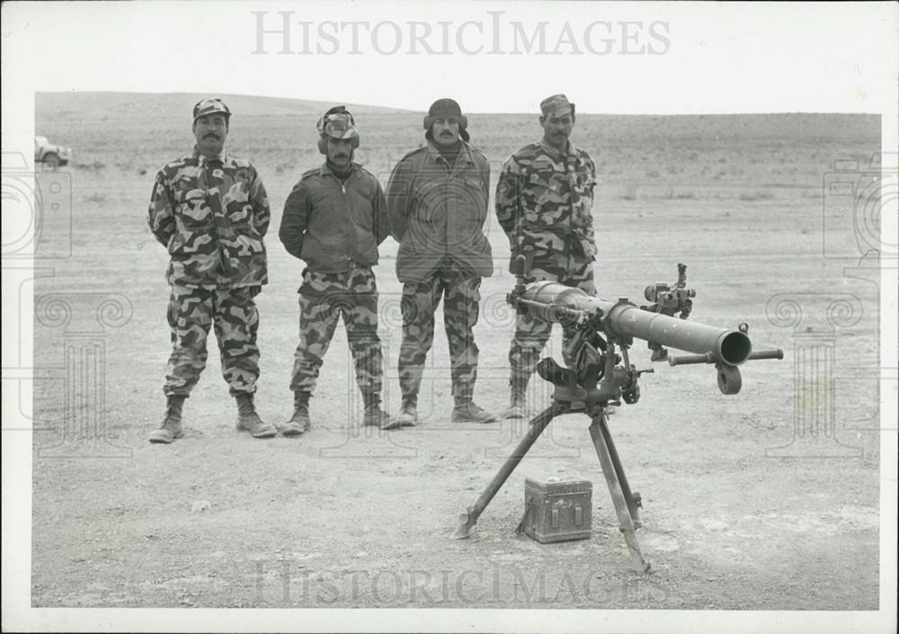 1969 Press Photo 4 members of the P.L.O. ready to fire with the Russian made 106 - Historic Images