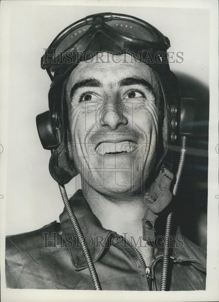 1957 Press Photo Peter Lynch, polio victim, learns to fly with the Royal Aero Cl - Historic Images