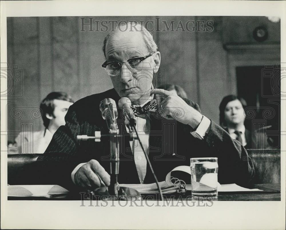 1975 Press Photo Edward H. Levi Attorney General Testifies Senate Select Comm. - Historic Images