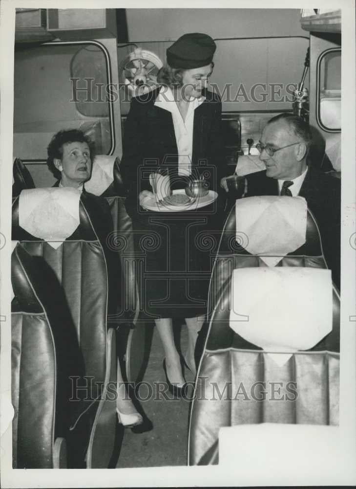 1950 Press Photo Audrey Critchley Comfort Bus Hostess - Historic Images