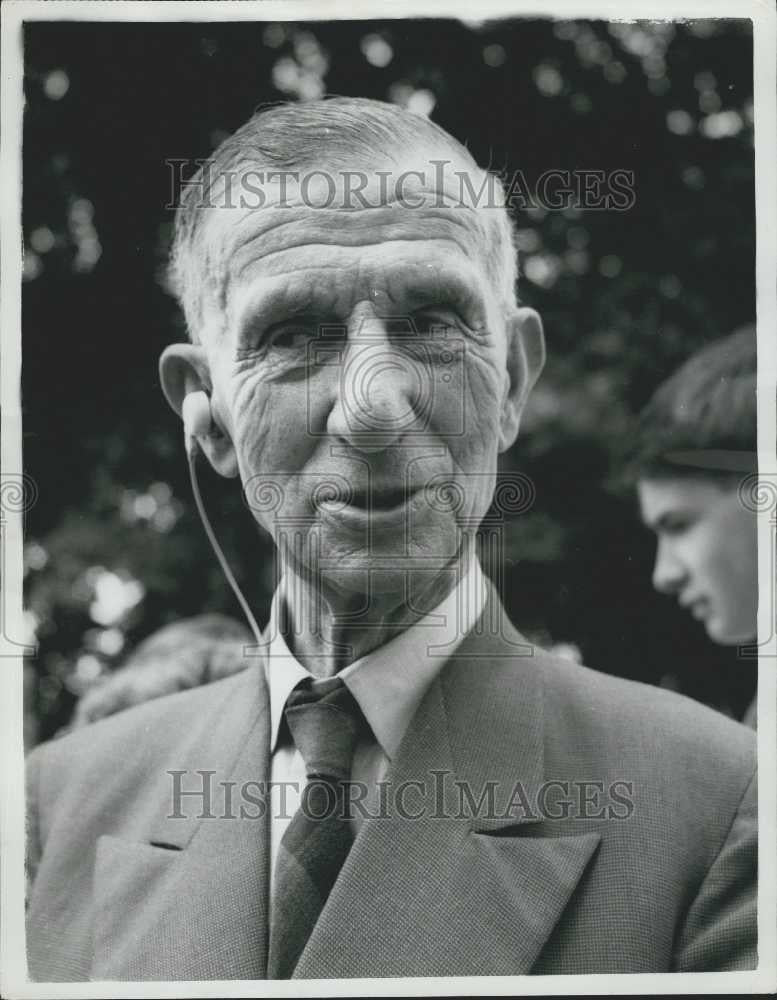 1969 Press Photo Headmaster John Gardiner Praised by Education Ministry - Historic Images