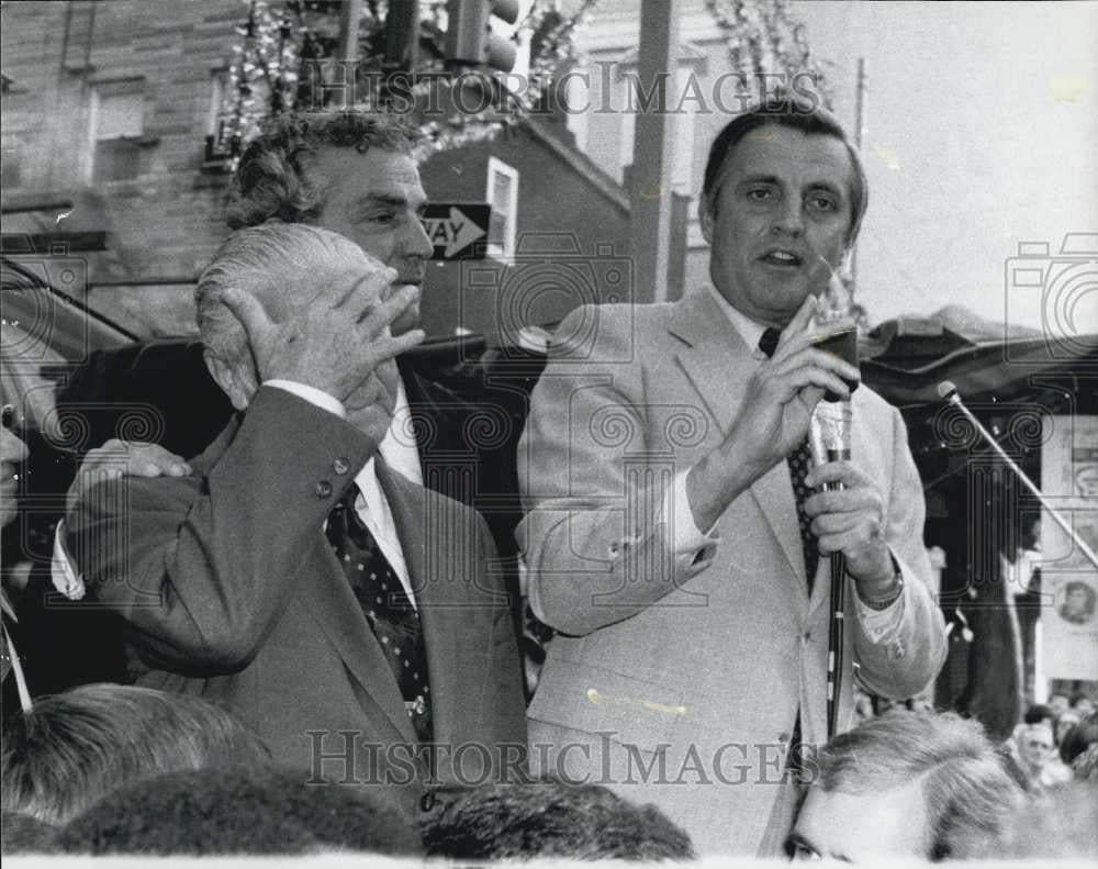 Press Photo Walter Mondale Electioneering in New York's Little Italy - Historic Images