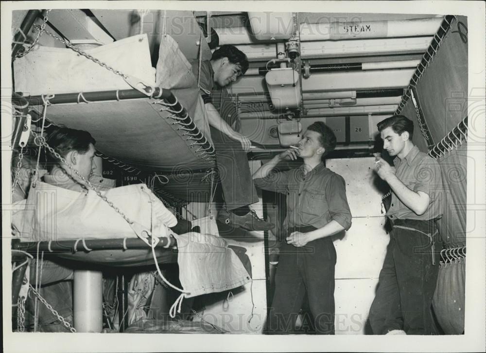 1954 Press Photo Canvas Bunks take Place of Hammocks inBritish Aircraft Carriers - Historic Images