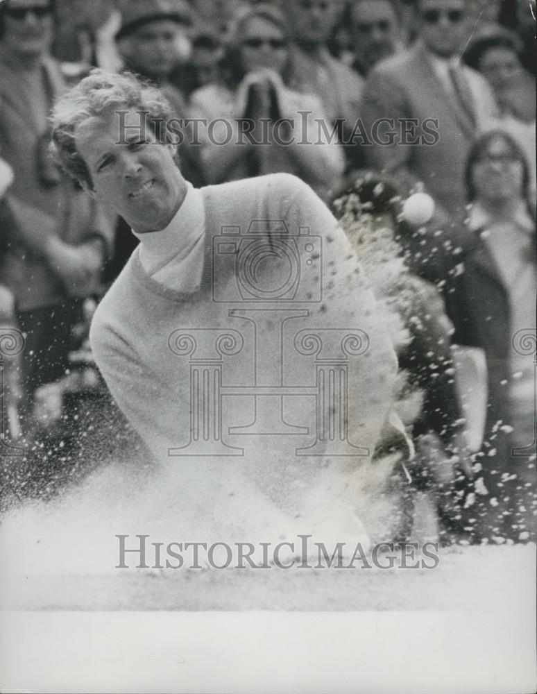 1972 Press Photo Tom Weiskoff golfs in world match play championship - Historic Images