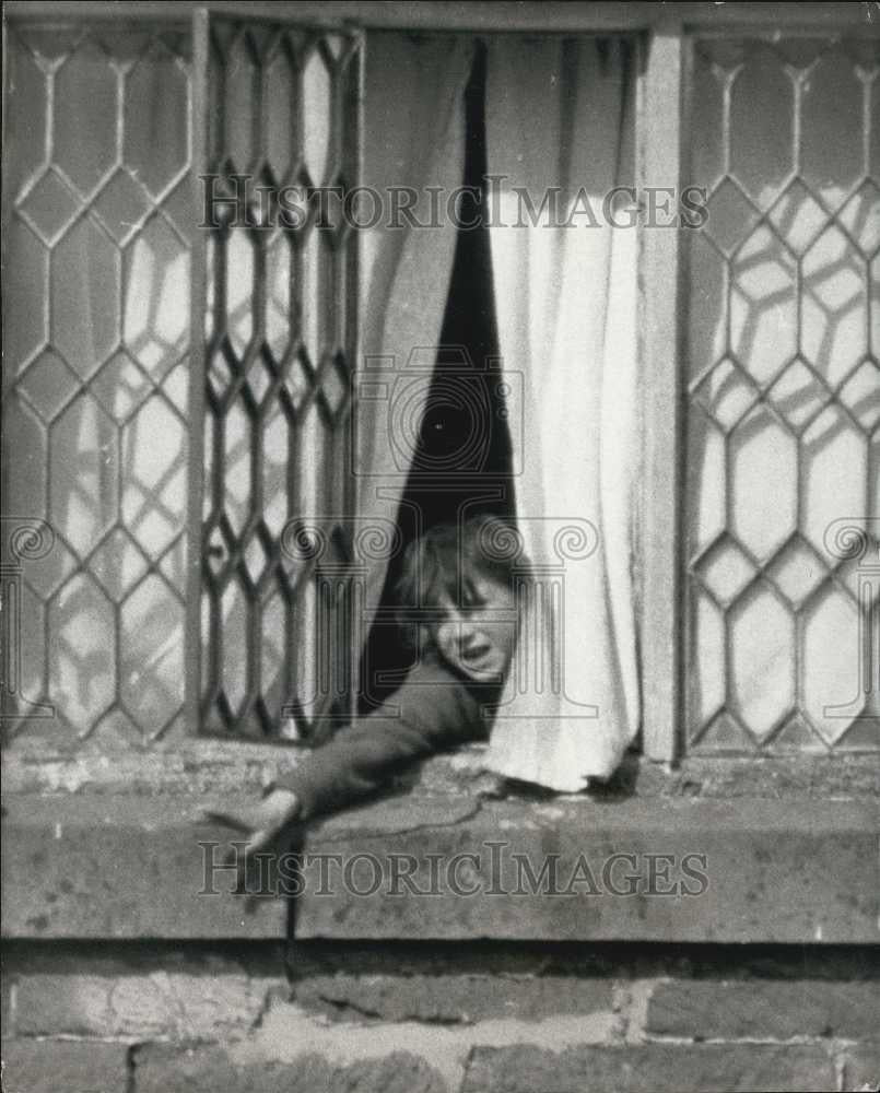 1968 Press Photo Shropshire England Gunman John James's Son - Historic Images