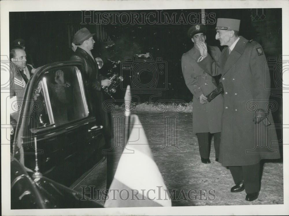 1946 Press Photo Men Arriving Allied Conference Berlin Pierre Manceau Demiaux - Historic Images