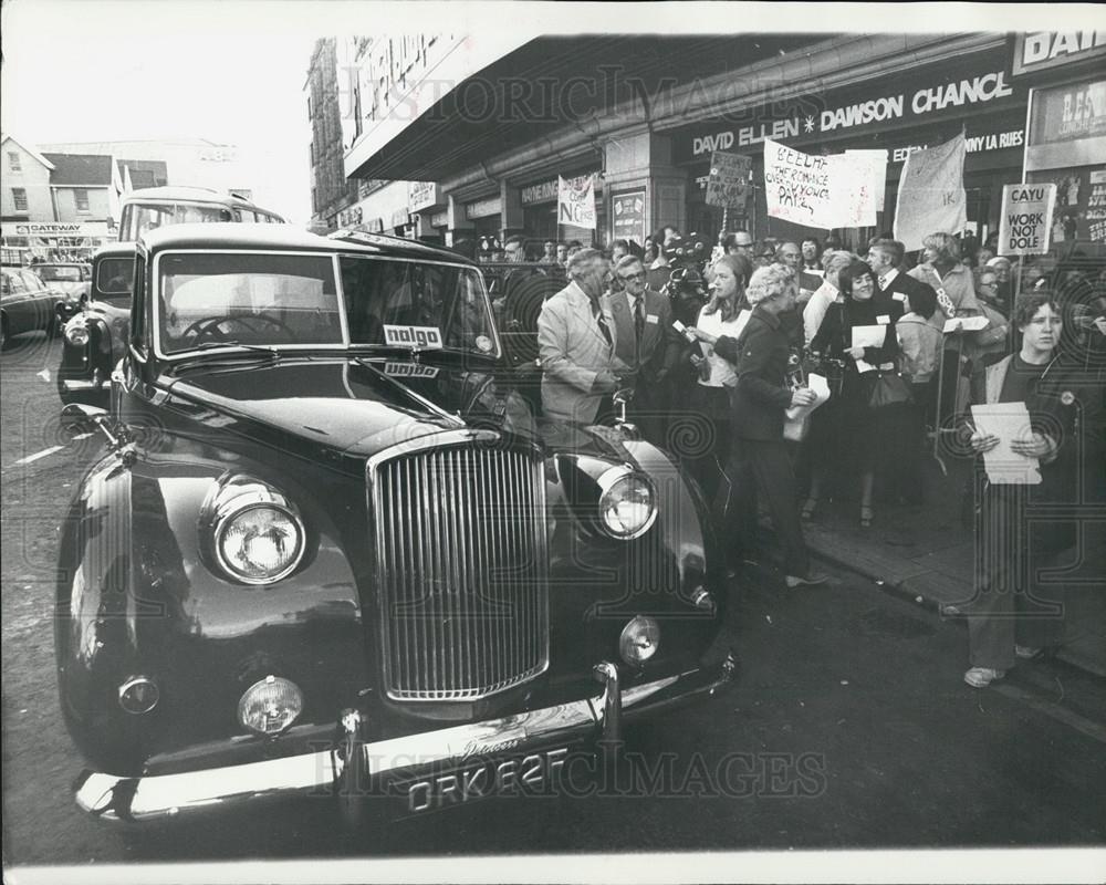 1977 Press Photo T.U.C. Conference At Blackpool with Elderly Protesters - Historic Images