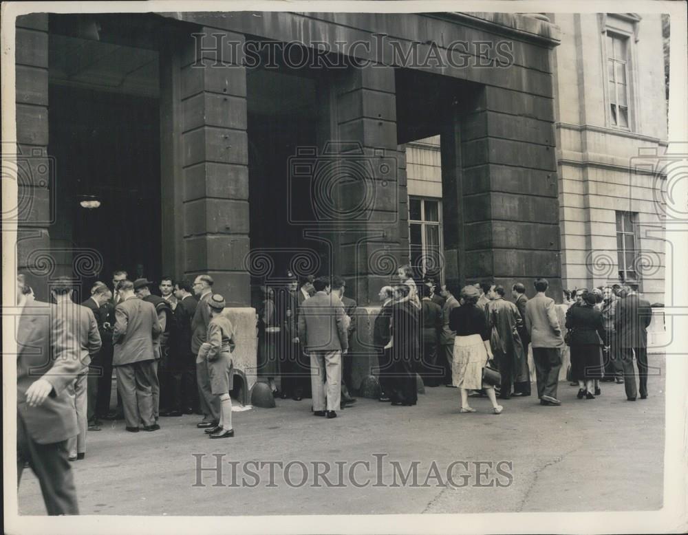 1955 Press Photo Gathering at Lancaster House for the Cyprus Talks in London - Historic Images