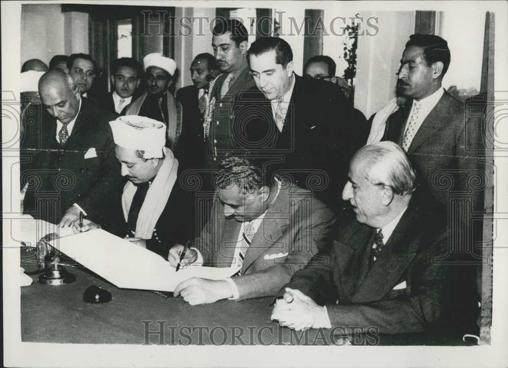 1958 Press Photo United Arab States Charter Signed In Damascus - Historic Images