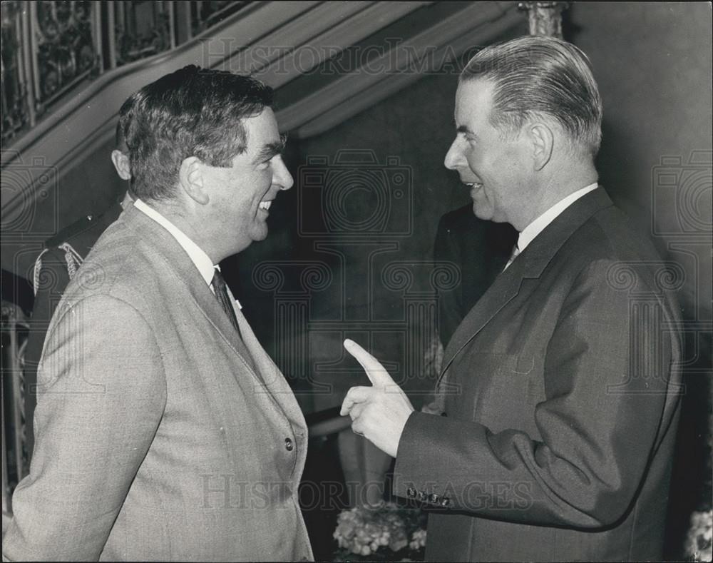 1969 Press Photo Dr. G. Schroder Minister Defense Germany Denis Healy Sec. State - Historic Images