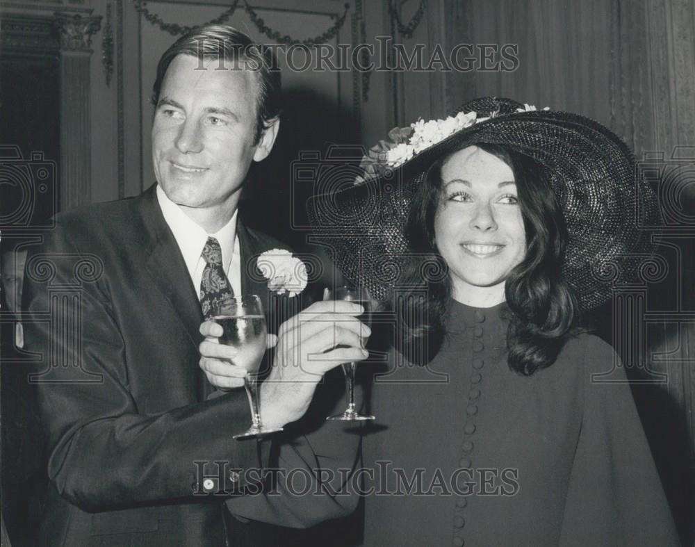 1971 Press Photo Wimbledon star Nikki Pilic actress bride Mija Adamovic wedding - Historic Images