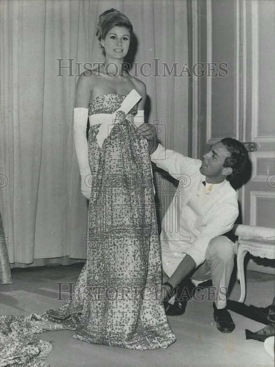 Press Photo German cover girl Julian Herm Miss Europe Dressmaker Yorn - Historic Images