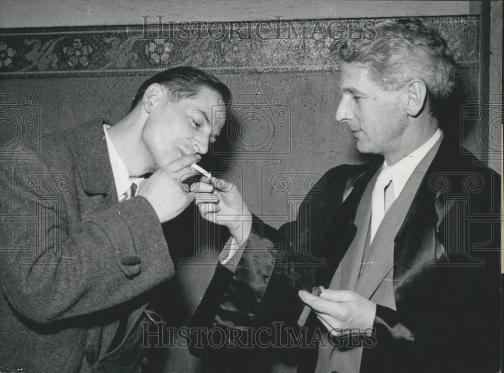 1955 Press Photo Publication of a judgement in the proceeding "Malskat" - Historic Images
